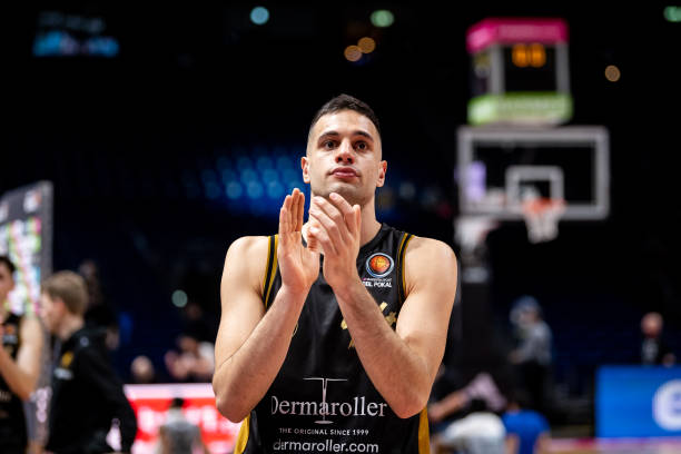 席后的低迷 席后的低迷