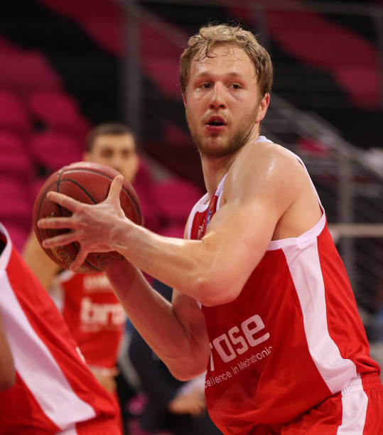 巴萨面临的 巴萨面临的