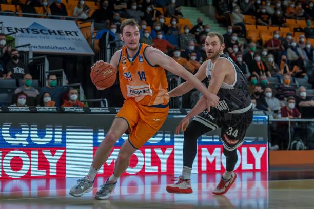 双方将在此 双方将在此